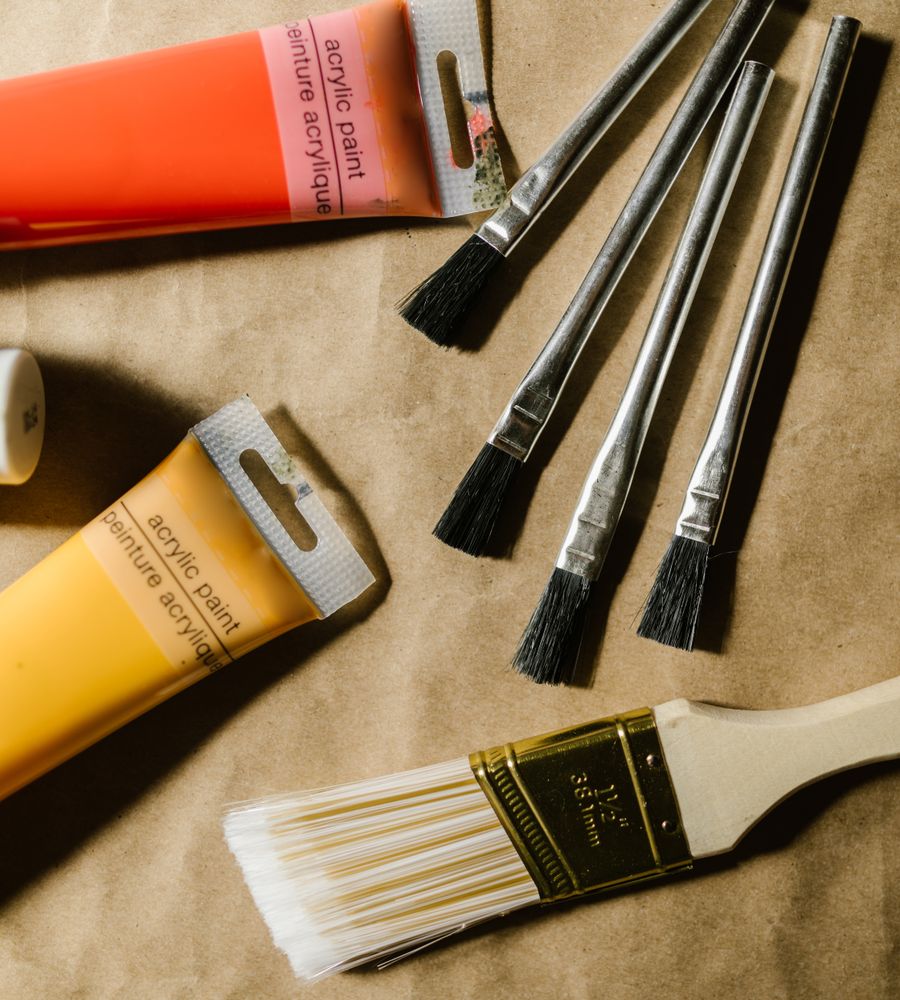 Materiales de pintura y pinceles